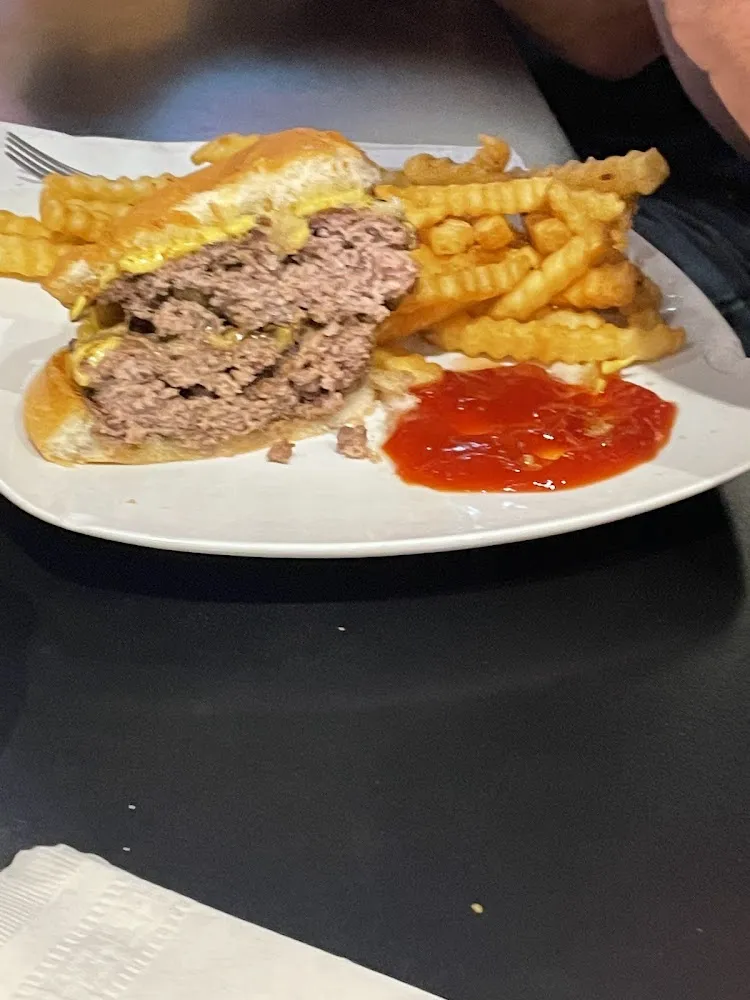 Cheeseburger Deluxe